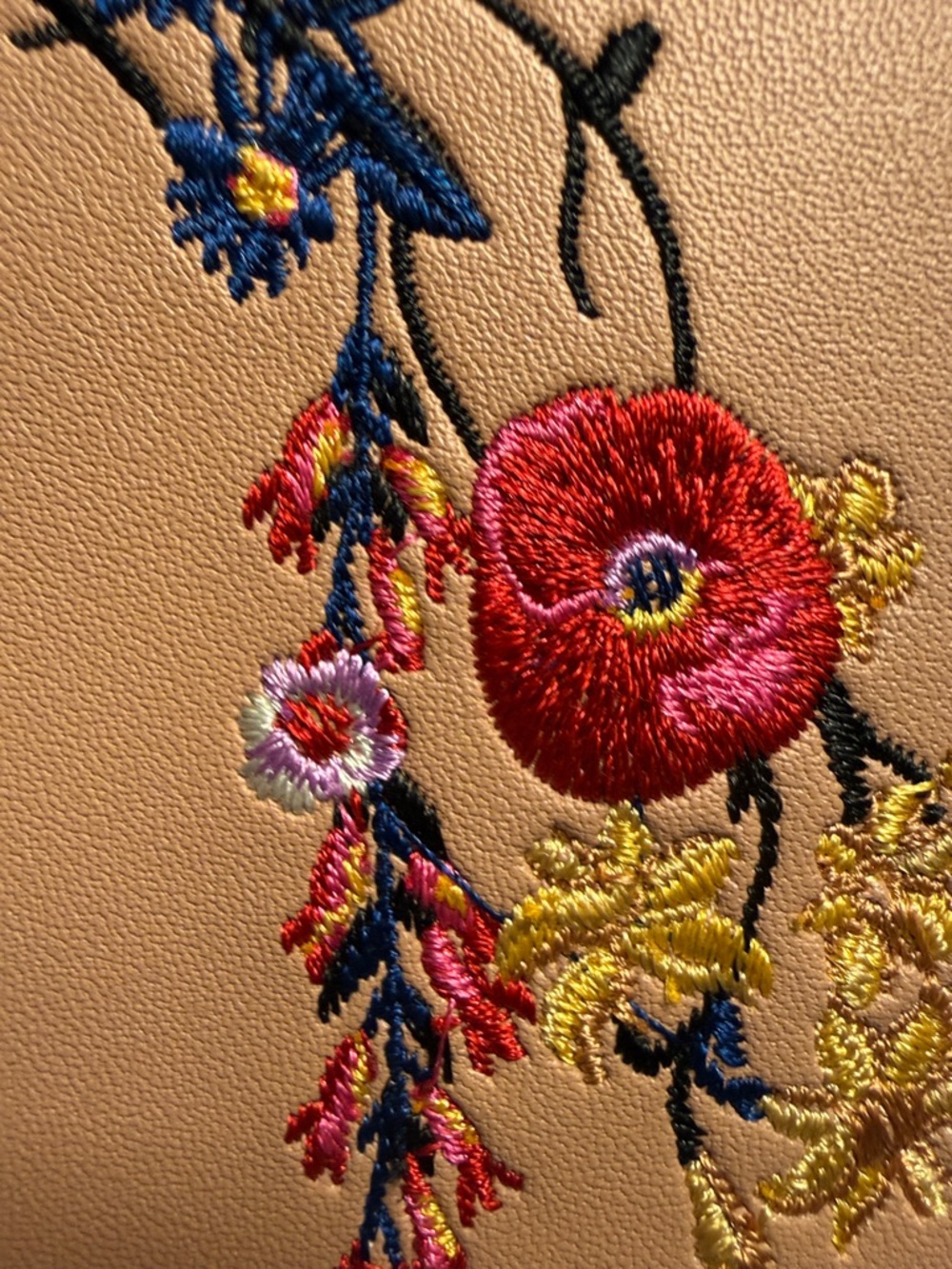 a new day Embroidered Cream Wallet with Gold Zipper - NWOT - Picture 10 of 10